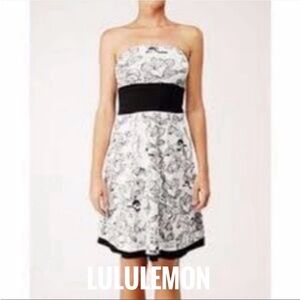 Lululemon Athletica Women’s Black and White Beat The Heat Strapless Dress size 6